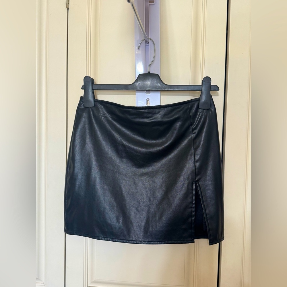 Fashion Nova Black Pencil Mini Skirt with Slit